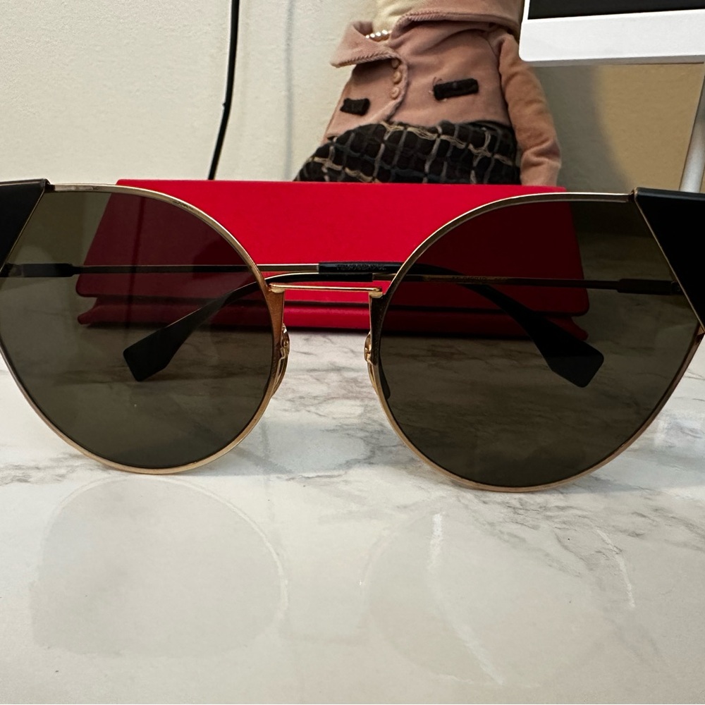Black and Gold Women's Sunglasses - Picture 6 of 10